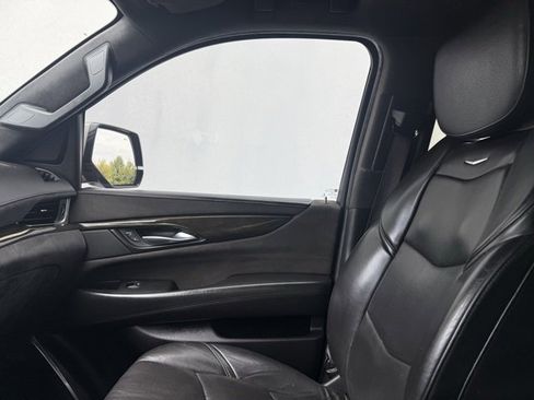 Used 2017 Cadillac Escalade ESV Platinum image 11