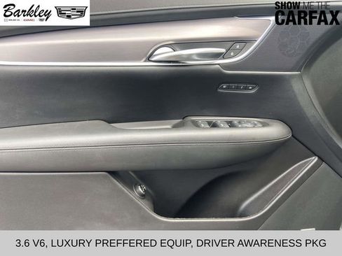 Used 2017 Cadillac XT5 Luxury w/ Driver Awareness Package FWD image 14