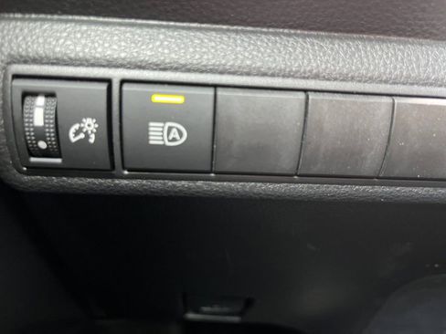 Used 2025 Toyota Corolla LE image 12