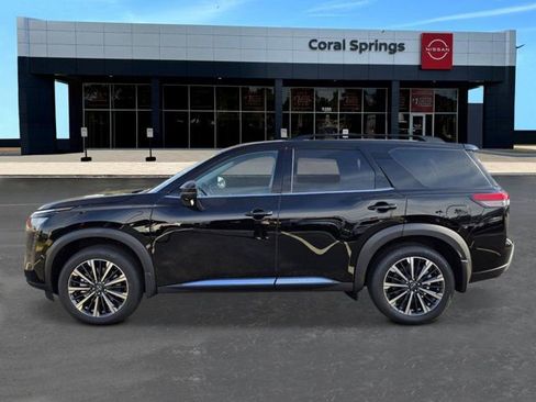 New 2026 Nissan Pathfinder Platinum FWD image 2