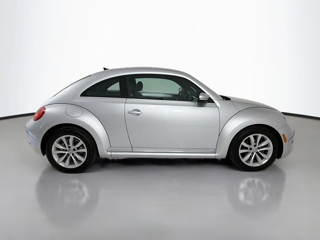 Used 2014 Volkswagen Beetle TDI FWD image 8