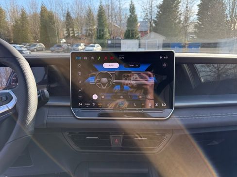 New 2026 Volkswagen Tiguan SE R-Line image 18