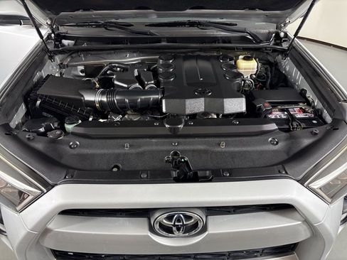 Used 2015 Toyota 4Runner SR5 image 45