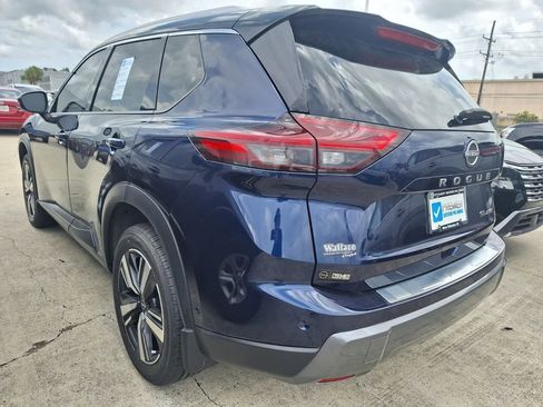 Used 2024 Nissan Rogue SL w/ SL Premium Package AWD/4WD image 6