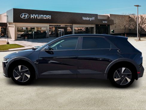 New 2026 Hyundai Ioniq 5 SEL image 3
