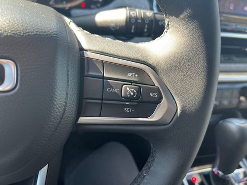 Used 2024 Jeep Compass Latitude w/ Convenience Group AWD/4WD image 22