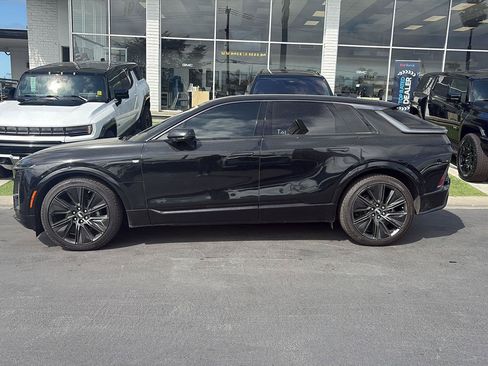 Used 2024 Cadillac Lyriq Sport AWD/4WD image 5