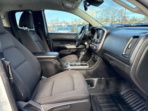 Used 2022 Chevrolet Colorado LT w/ Fleet Safety Package image 16