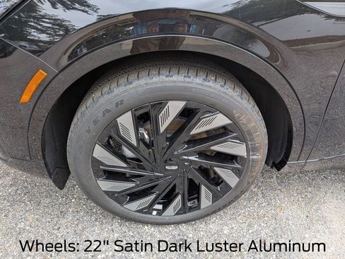 New 2025 Lincoln Nautilus Reserve image 14