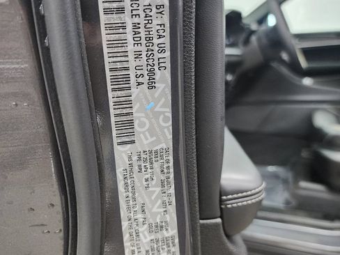 Certified 2025 Jeep Grand Cherokee Limited AWD/4WD image 44