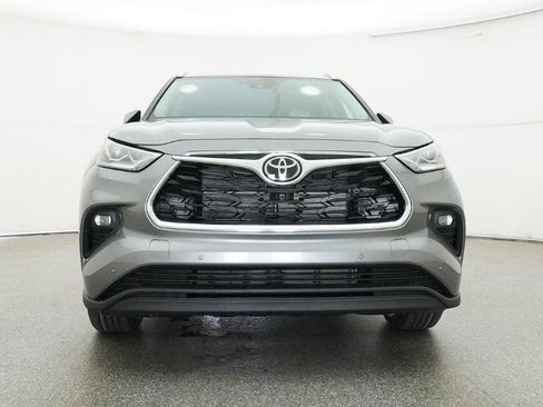 New 2026 Toyota Highlander Limited AWD/4WD image 6
