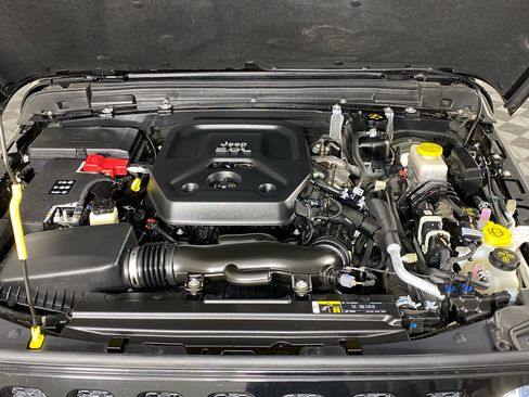 Used 2018 Jeep Wrangler Sport image 14