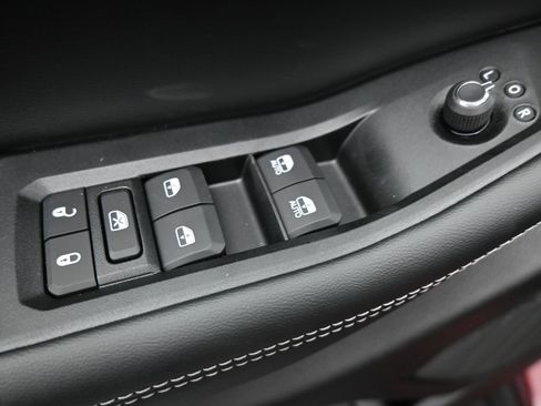 New 2025 Jeep Grand Cherokee Altitude image 13