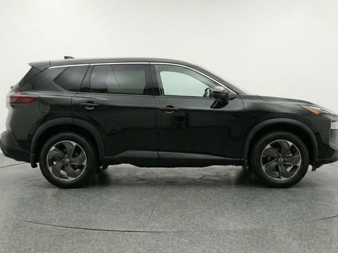 Used 2025 Nissan Rogue SV FWD image 11