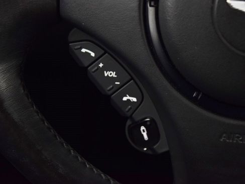 Used 2014 Aston Martin Vanquish Volante image 32