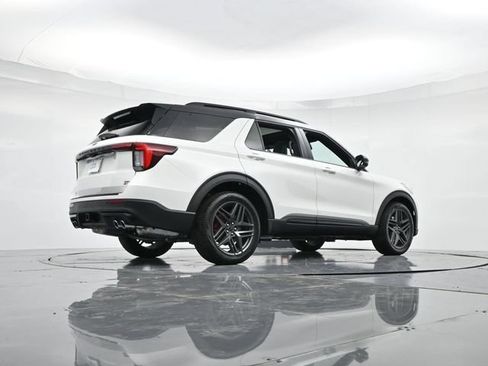 Used 2025 Ford Explorer ST w/ Sun And Sound Package AWD/4WD image 40