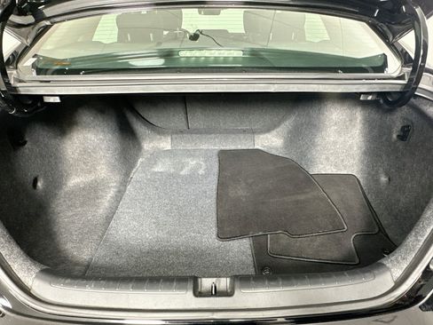 Used 2018 Honda Accord Touring image 30