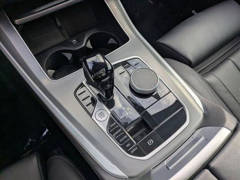 Used 2022 BMW X5 xDrive40i w/ M Sport Package image 12