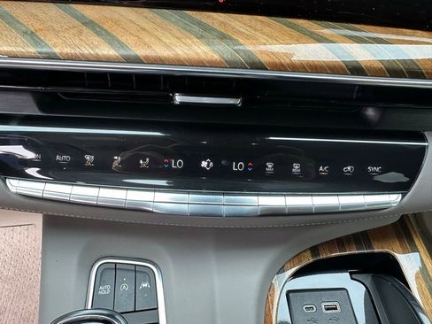 Used 2022 Cadillac Escalade Sport Platinum RWD image 33