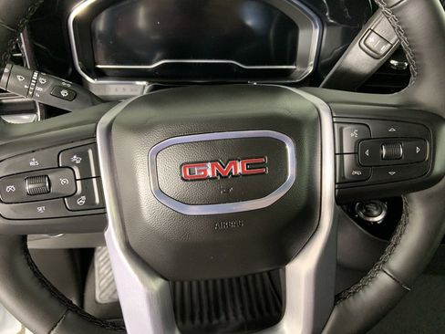 Used 2025 GMC Sierra 1500 Elevation image 32