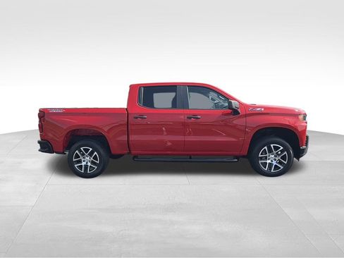 Used 2020 Chevrolet Silverado 1500 Custom Trail Boss w/ Custom Convenience Package AWD/4WD image 2