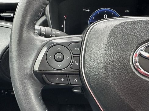 Used 2024 Toyota Corolla Cross XLE image 29