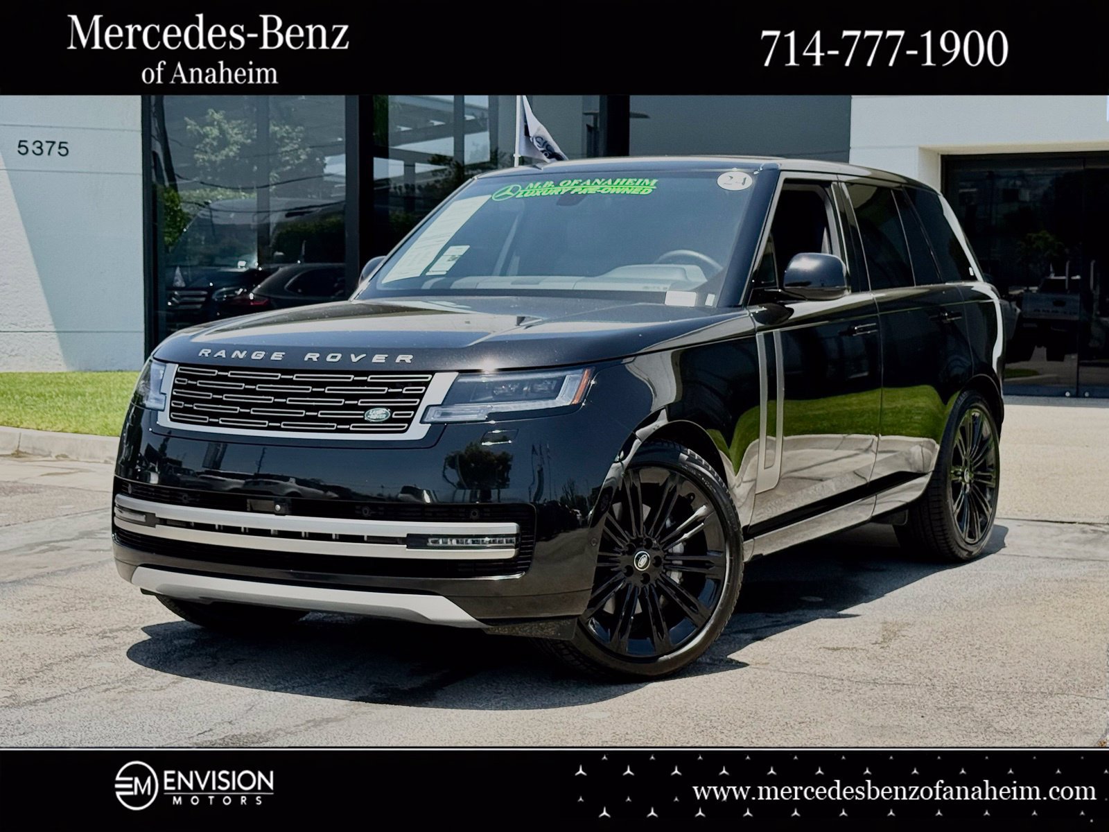 Used 2024 Land Rover Range Rover SE AWD/4WD image 1