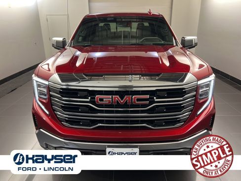 Used 2023 GMC Sierra 1500 SLT image 2