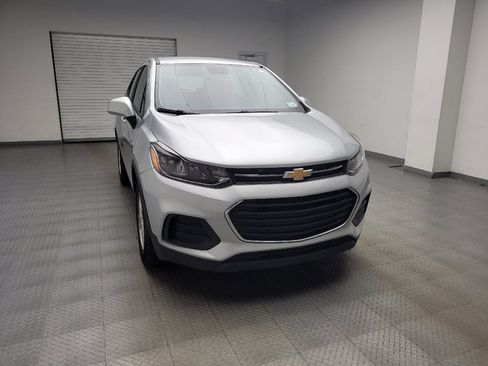 Used 2020 Chevrolet Trax LS FWD image 14