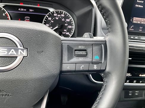 Used 2025 Nissan Rogue SV image 12