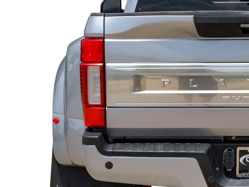 Used 2022 Ford F450 Platinum w/ FX4 Off-Road Package AWD/4WD image 52