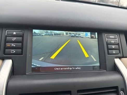 Used 2018 Land Rover Discovery Sport HSE image 16