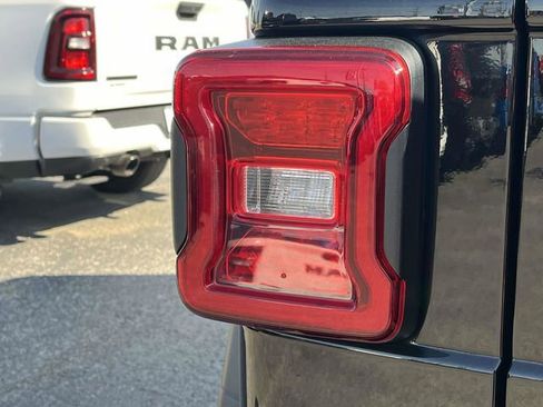 Used 2022 Jeep Wrangler Unlimited Sport AWD/4WD image 10