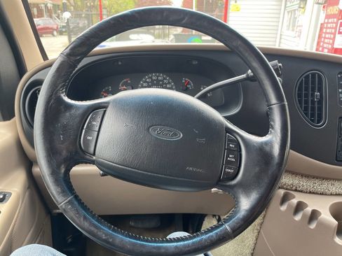 Used 2000 Ford E-150 and Econoline 150 image 12