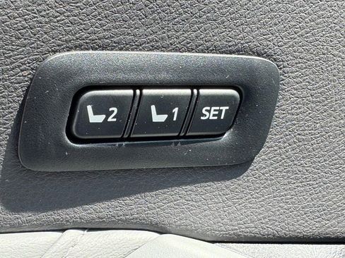 Used 2019 Toyota Avalon Limited w/ Protection Package FWD image 17