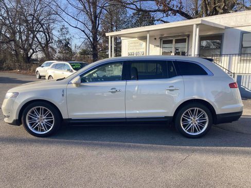 Used 2016 Lincoln MKT AWD w/ Equipment Group 201A image 9