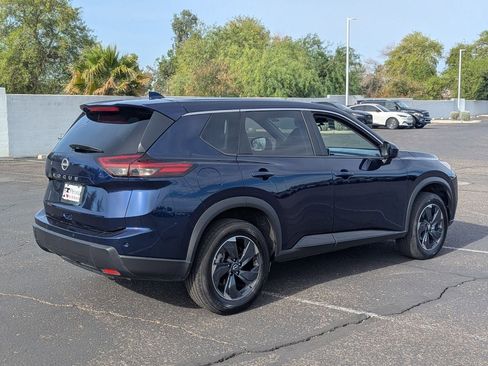 Certified 2025 Nissan Rogue SV FWD image 5