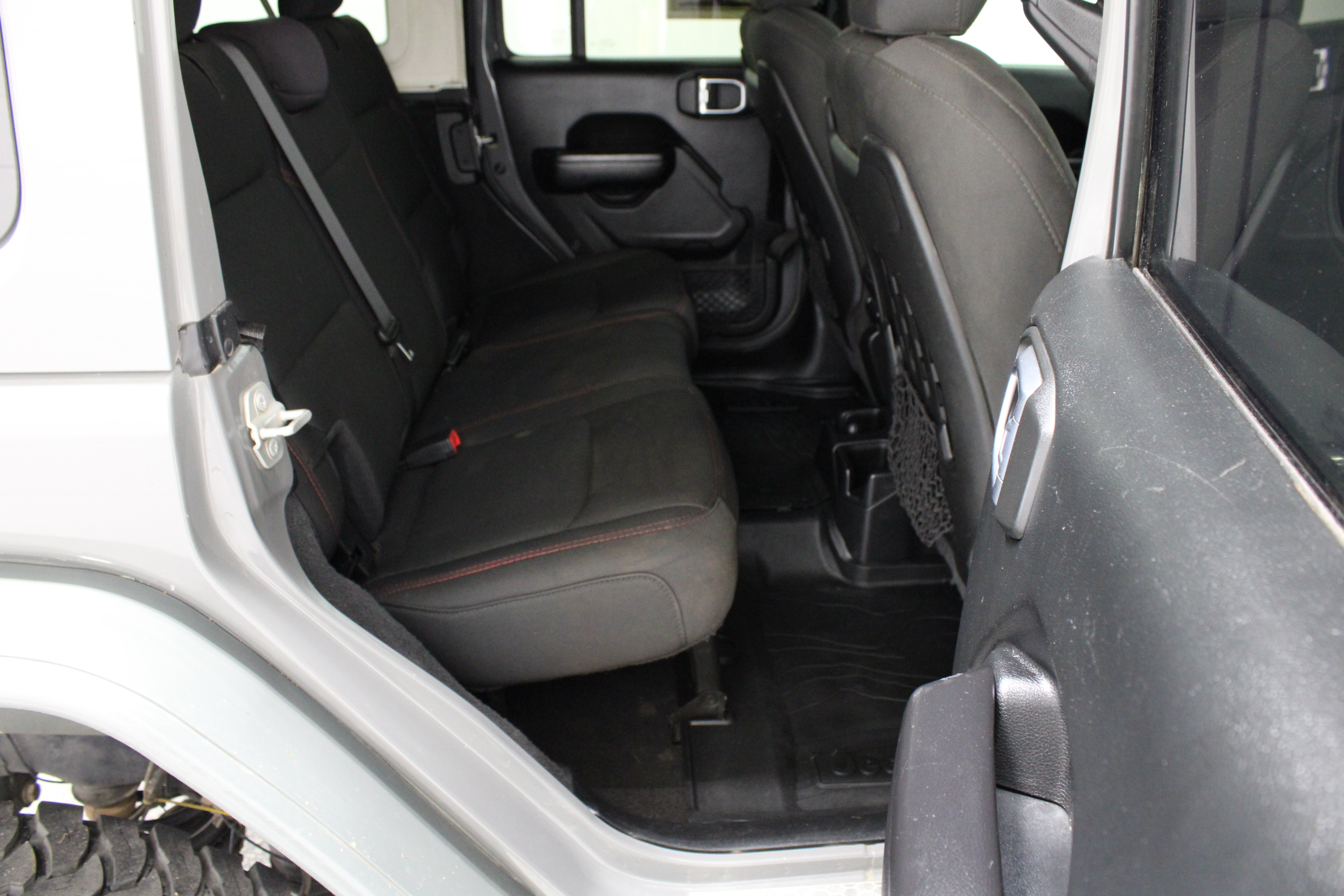 Used 2020 Jeep Wrangler Unlimited Rubicon AWD/4WD image 36