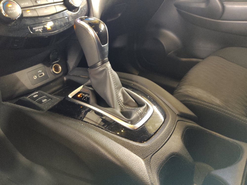 Used 2019 Nissan Rogue SV w/ Premium Package FWD image 26