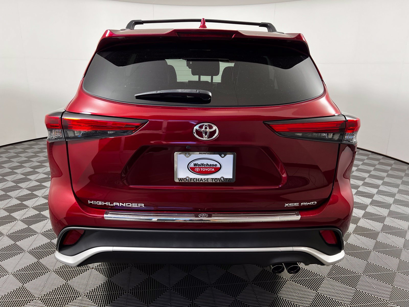 Used 2023 Toyota Highlander XSE AWD/4WD image 6