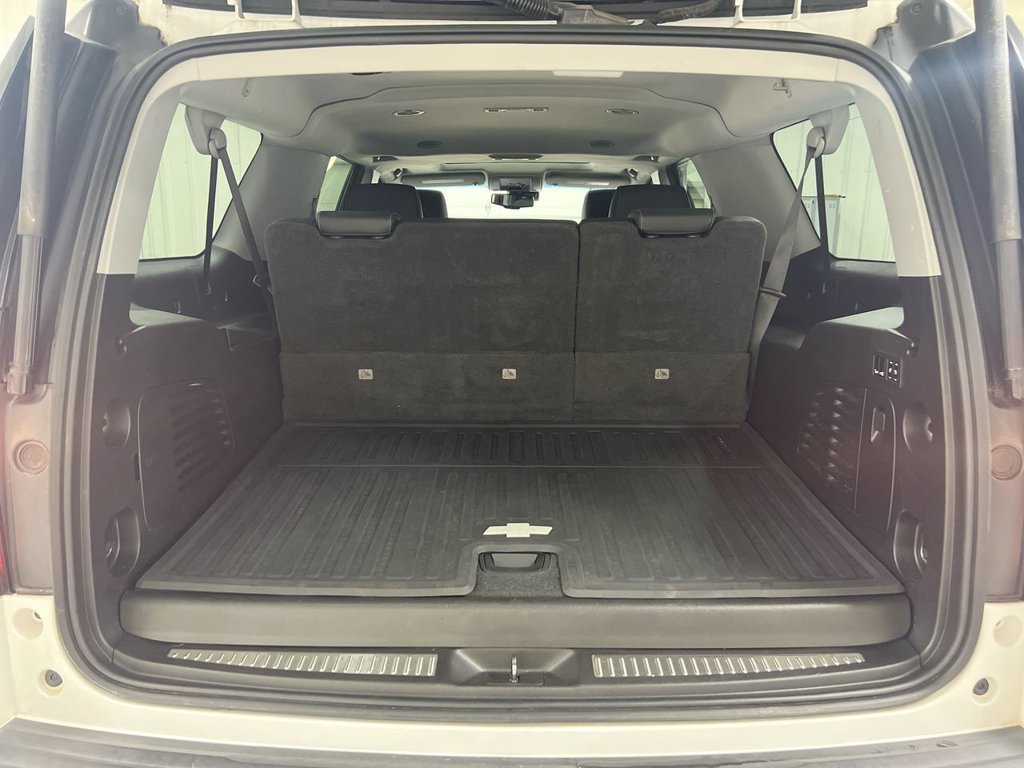 Used 2018 Chevrolet Suburban Premier w/ RST Edition AWD/4WD image 26