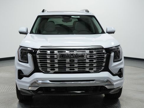 New 2026 GMC Terrain Denali w/ LPO, Black Badging Package image 2