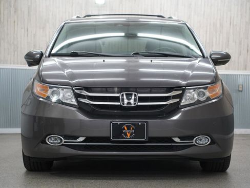 Used 2016 Honda Odyssey Touring Elite image 3