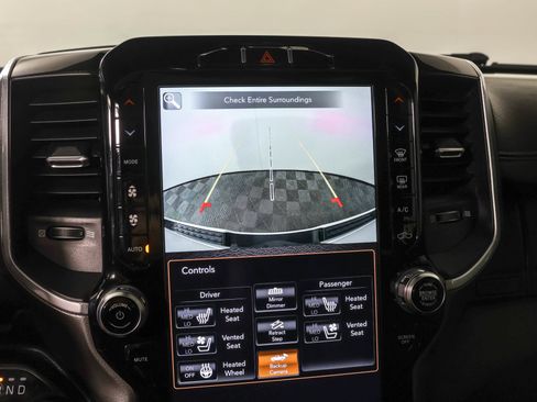 Used 2020 RAM 1500 Laramie AWD/4WD image 7