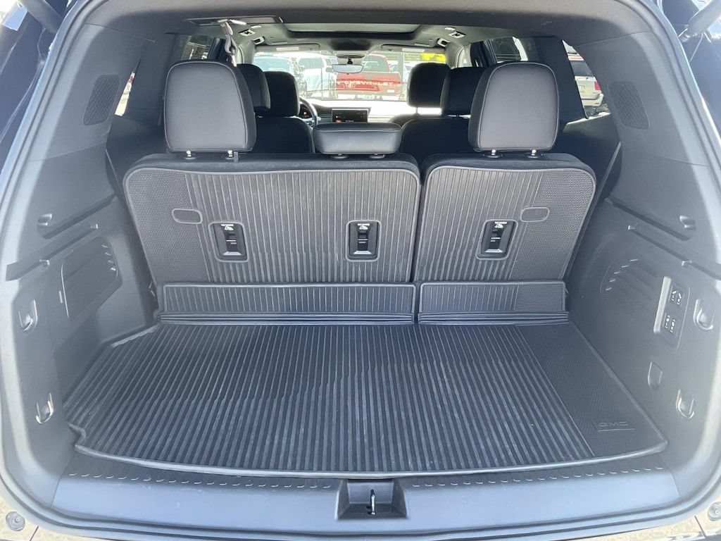 Used 2024 GMC Acadia Denali w/ Super Cruise Package FWD image 11