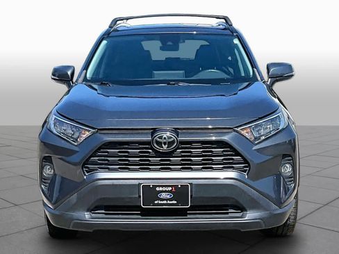 Used 2019 Toyota RAV4 XLE Premium FWD image 4