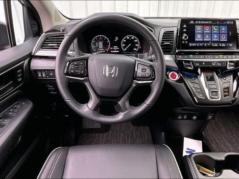 Certified 2026 Honda Odyssey Touring image 5
