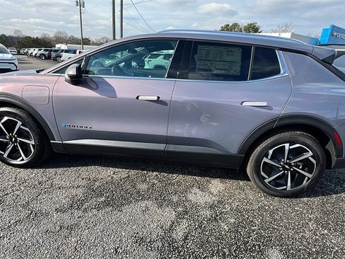 New 2026 Chevrolet Equinox EV LT image 8