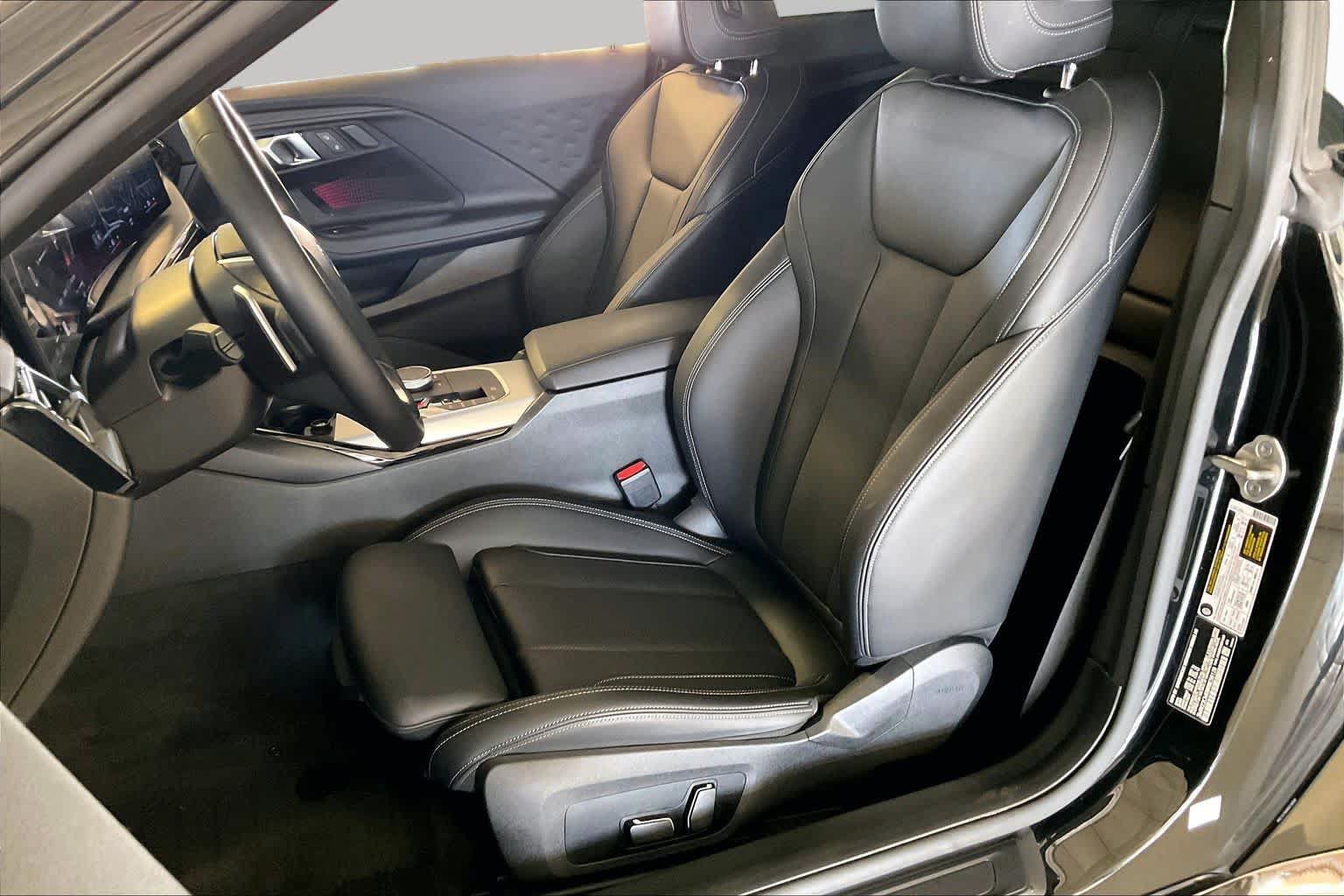 Used 2024 BMW 230i Coupe w/ Convenience Package RWD image 7