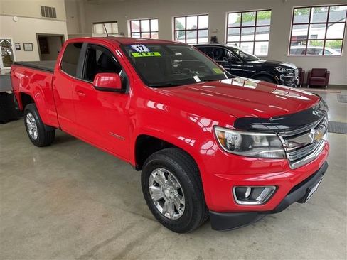 Used 2017 Chevrolet Colorado LT w/ LT Convenience Package AWD/4WD image 2